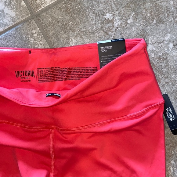 Victoria’s Secret Sport Capri & bra SET NEW - Picture 7 of 7